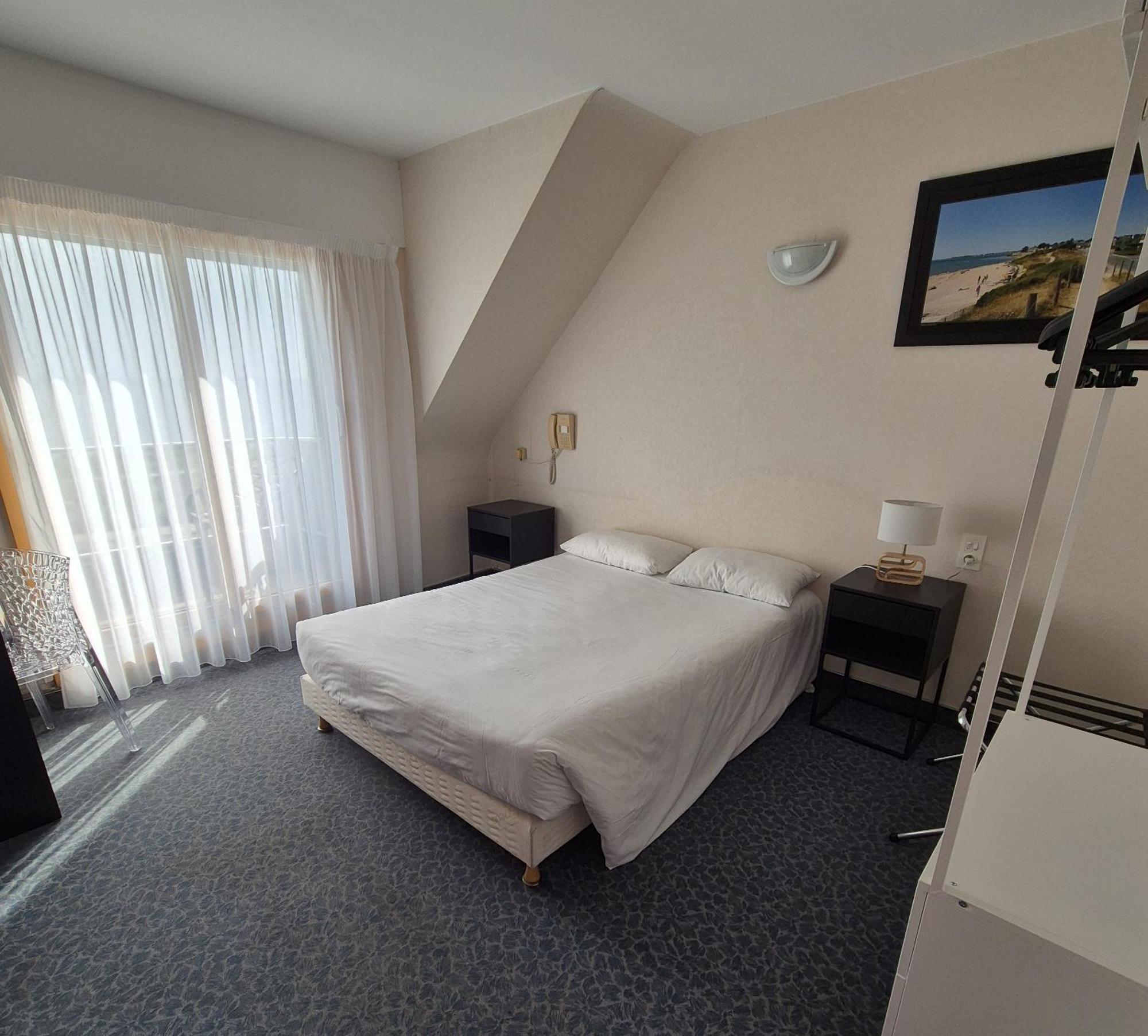 Hotel L'Albatros Damgan Esterno foto